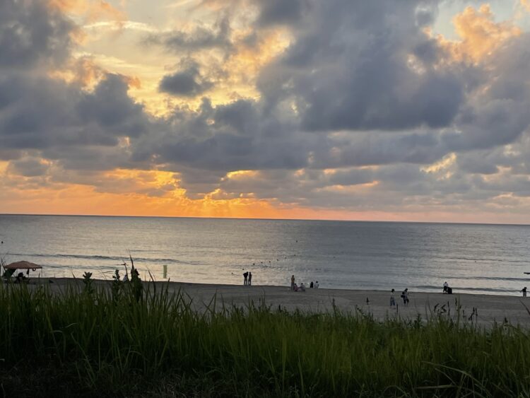 夕日ヶ浦海岸夕方