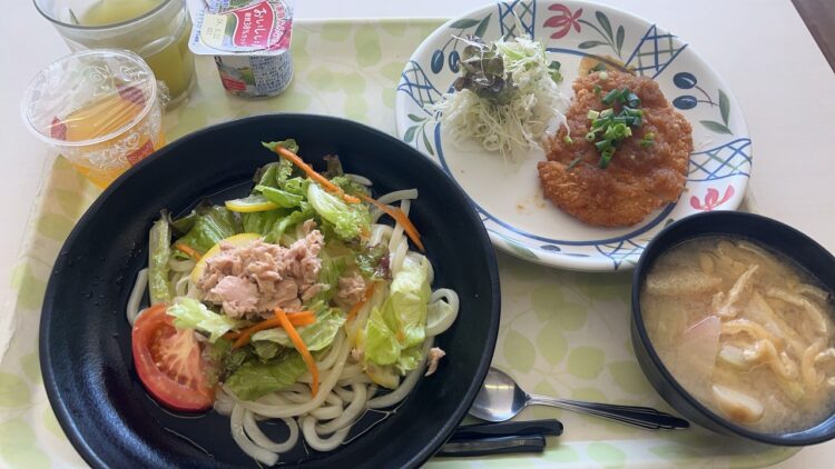 社員食堂のご飯