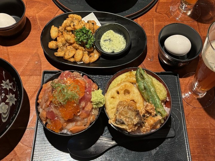 アルバイト先の海鮮丼を食べに行きました（休日）