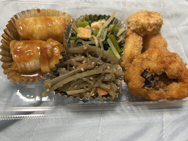 職場から提供されるお弁当