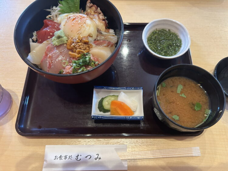 鳥羽市にある海鮮料理むつみの海鮮丼