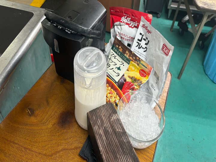 朝ブッフェドリンク仕込み