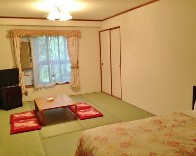 北軽井沢の住み込みリゾートバイト（ゴルフ場のコース管理・サービス）のサブ画像２
