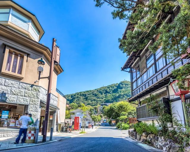 箱根の住み込みリゾートバイト（ホテルのレストランホール、仲居）の画像１