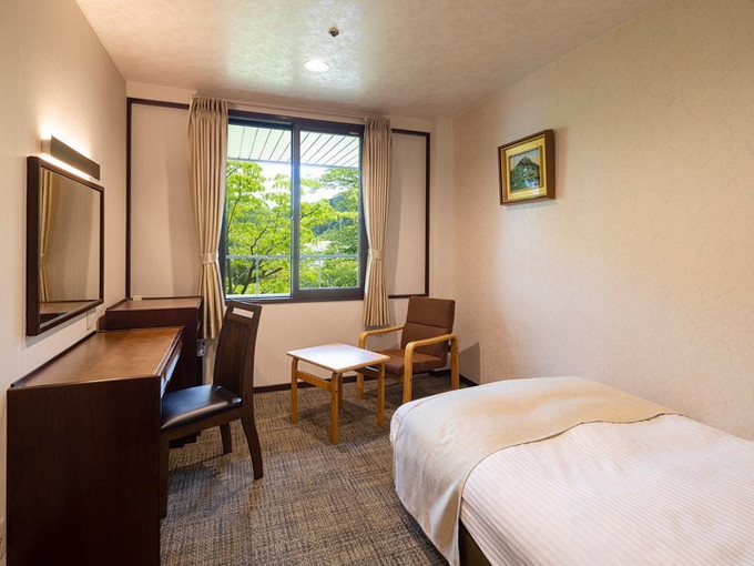 湯村温泉の住み込みリゾートバイト（旅館の全般業務）のサブ画像２