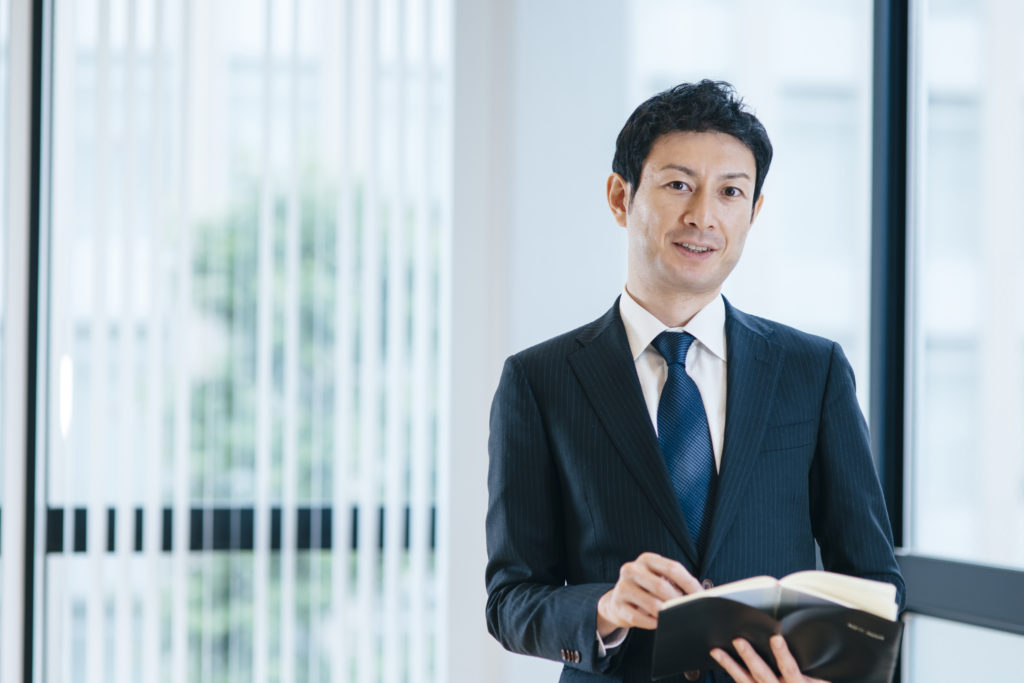 リゾートバイトの上司は誰がいい 理想の ホテルの支配人 は リゾートバイトの上司は誰がいい 理想の ホテルの支配人 は