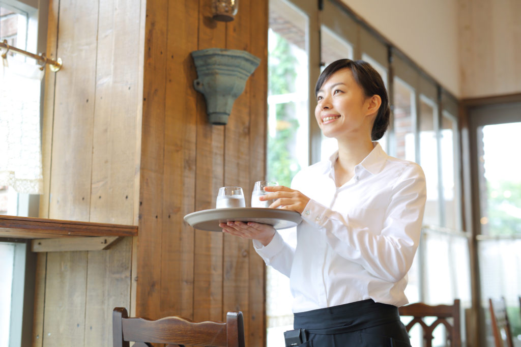 レストランホール女子